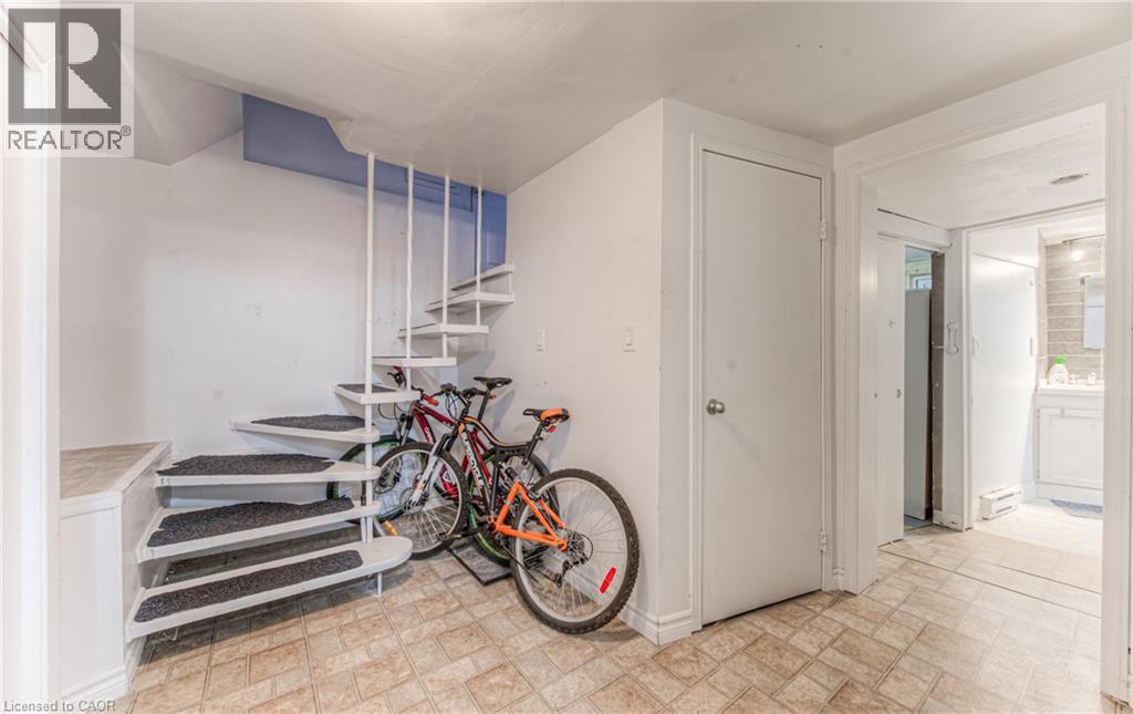 119 WALKER Street - 24