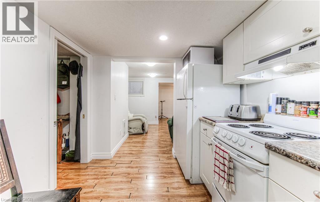 119 WALKER Street - 32