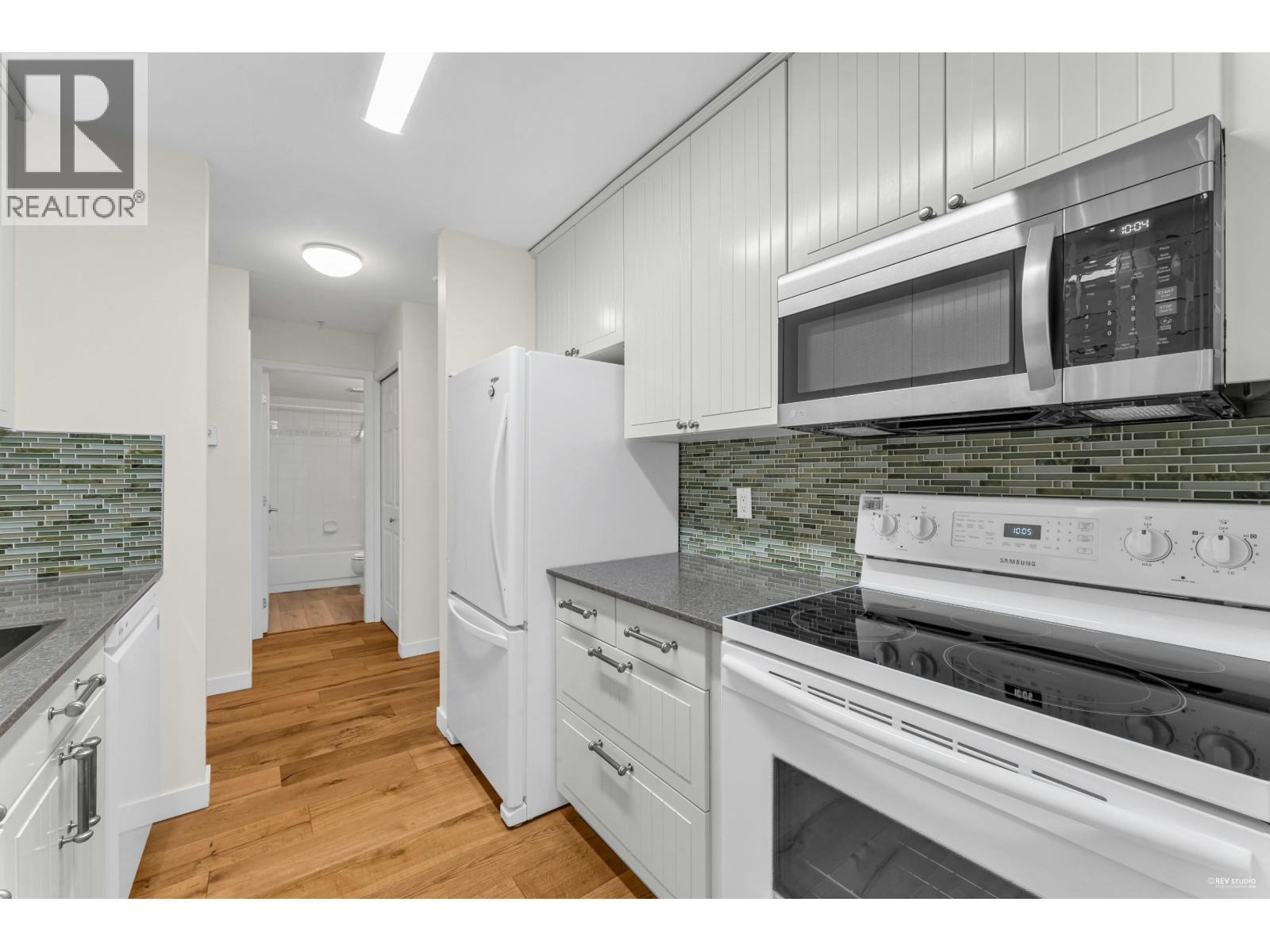 #302-4758 53 Street, Delta