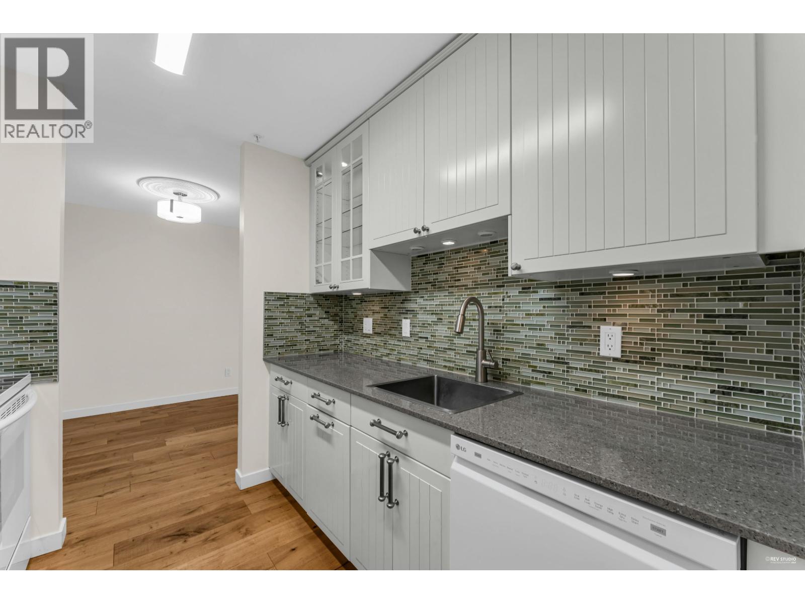 #302-4758 53 Street, Delta