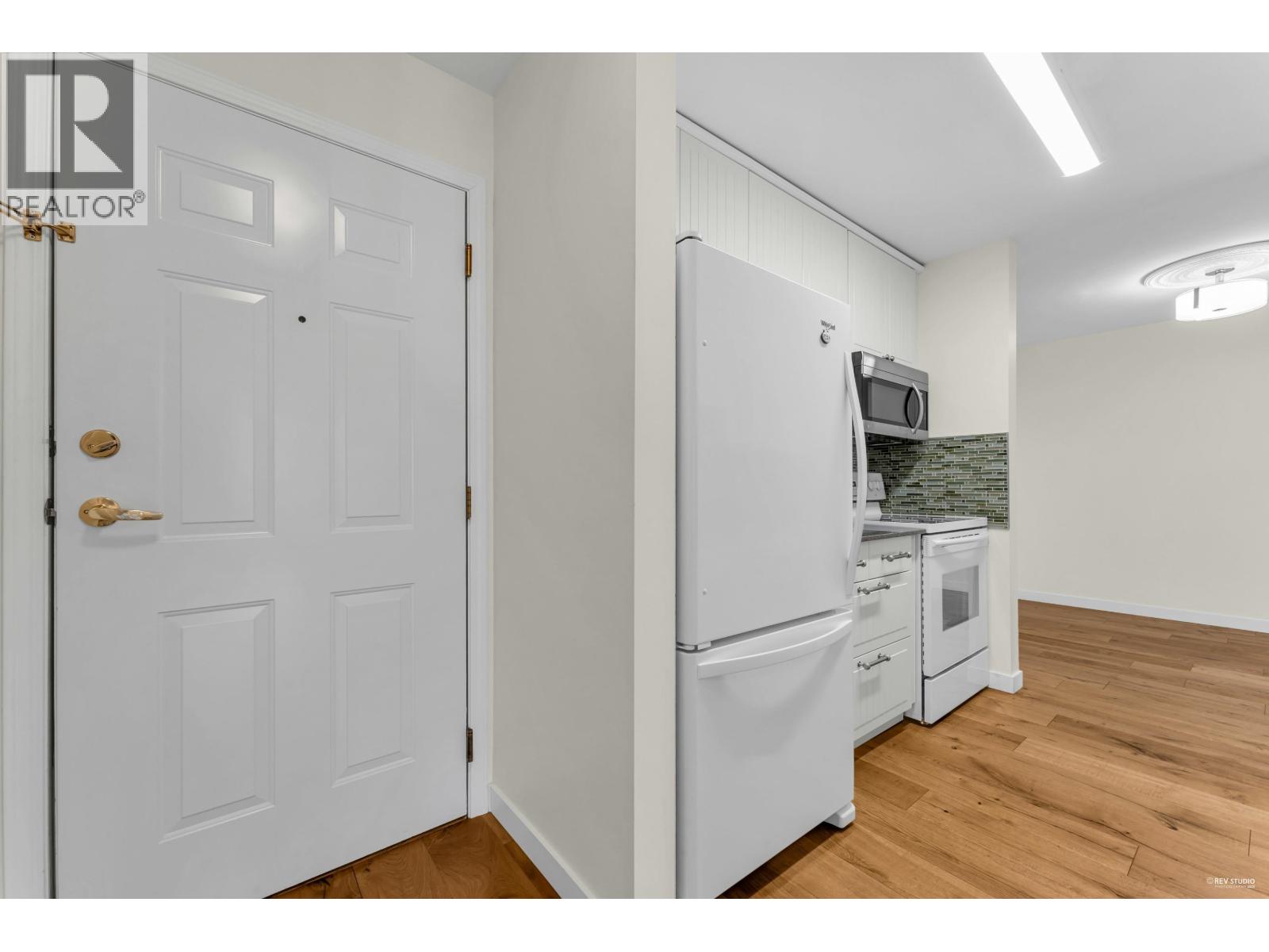 #302-4758 53 Street, Delta