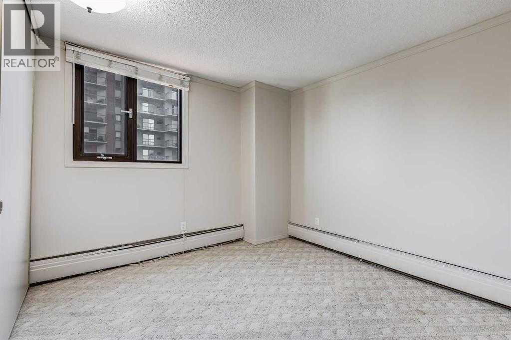 Single Family House for Sale in    Avenue SW Eau Claire Calgary 