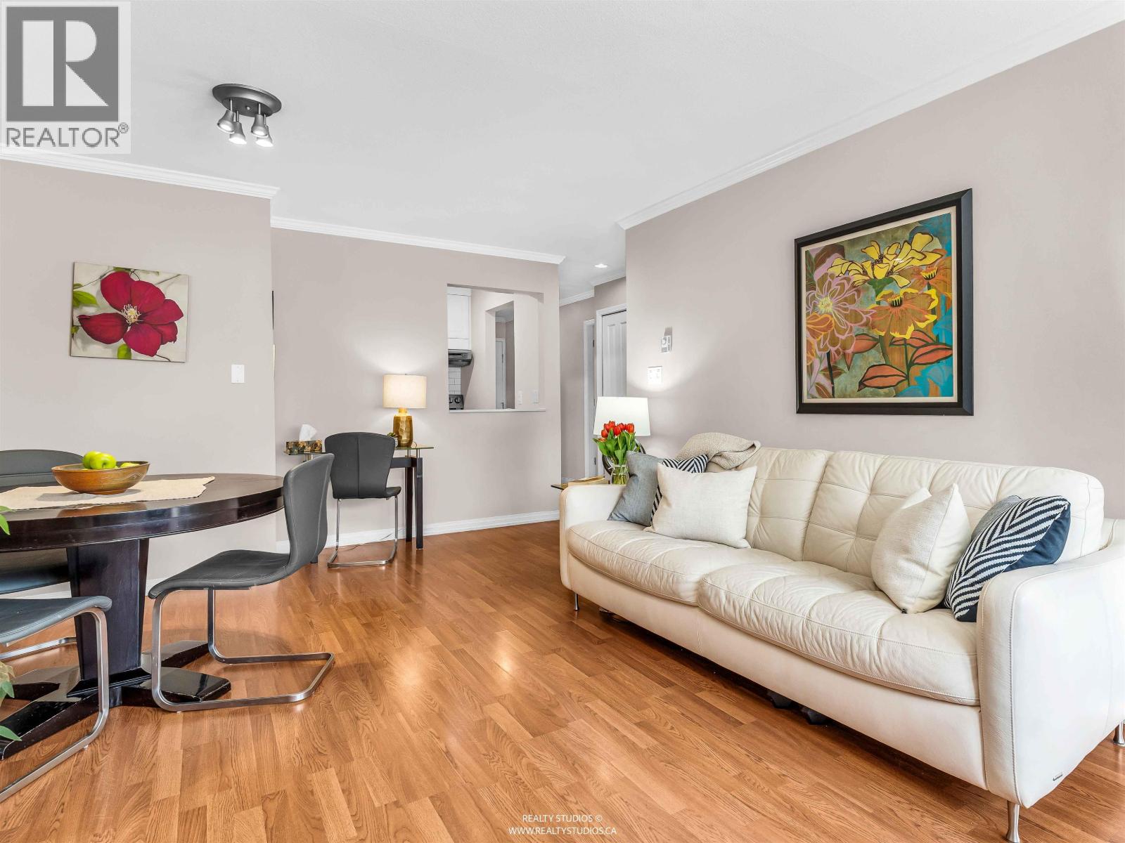 109 555 W 14TH AVENUE, Vancouver