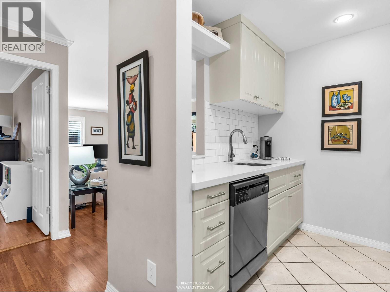 109 555 W 14TH AVENUE, Vancouver