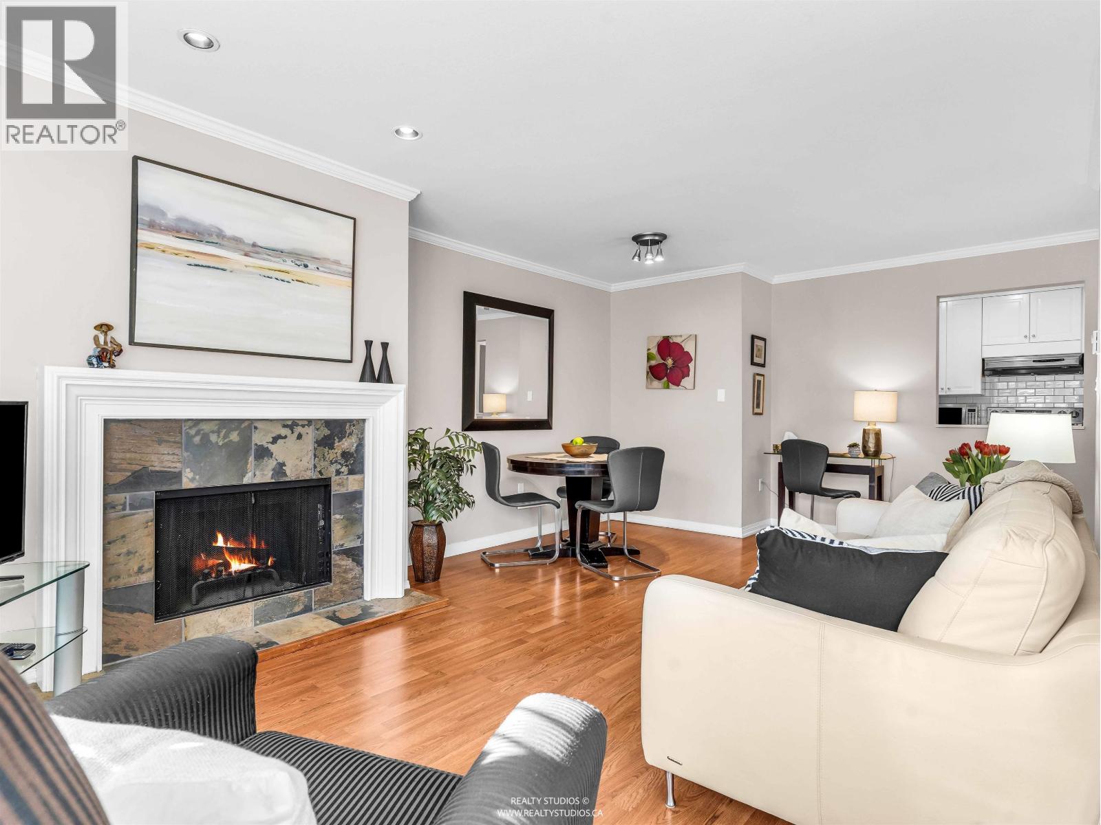 109 555 W 14TH AVENUE, Vancouver