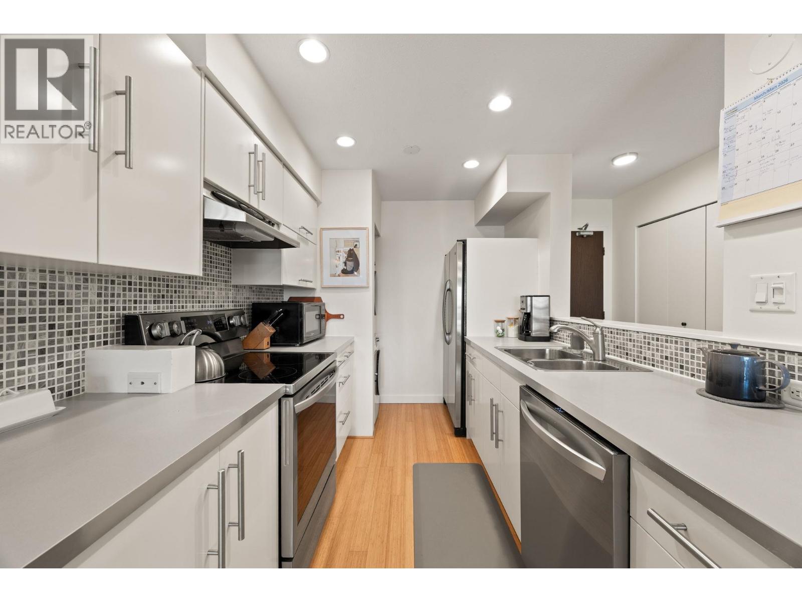 301 1352 W 10TH AVENUE, Vancouver