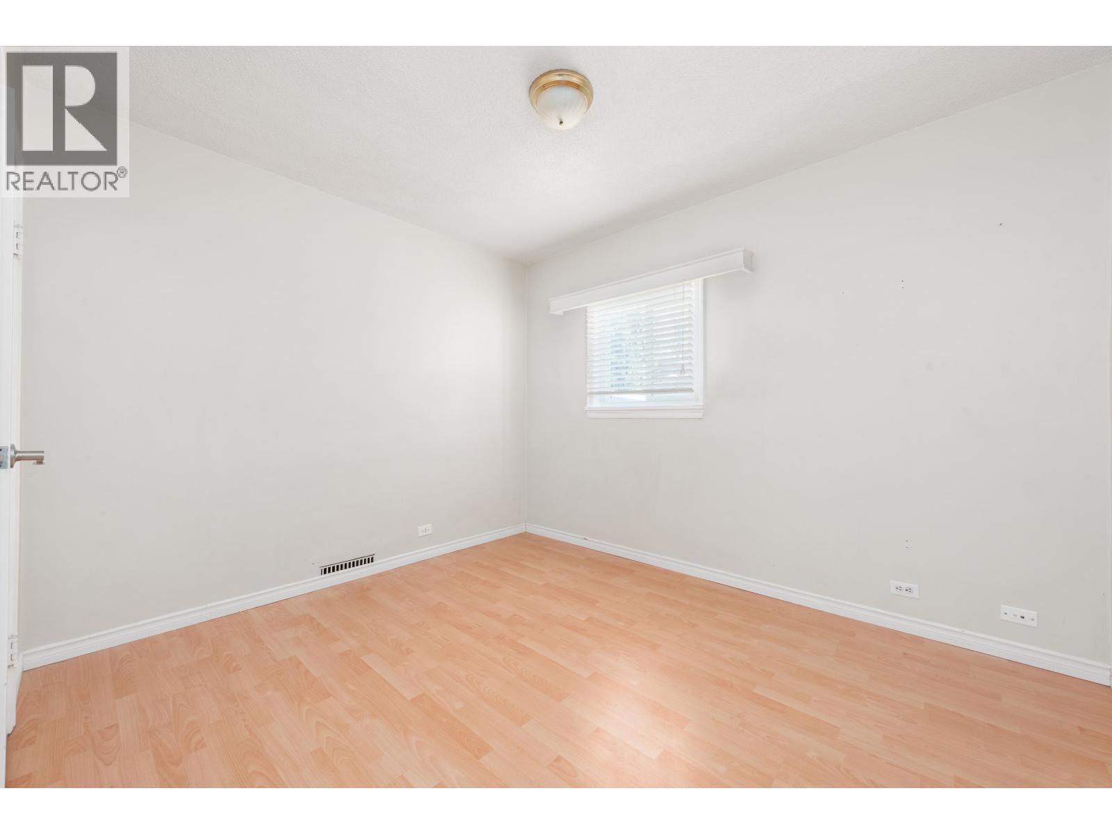 5556 EARLES STREET, Vancouver