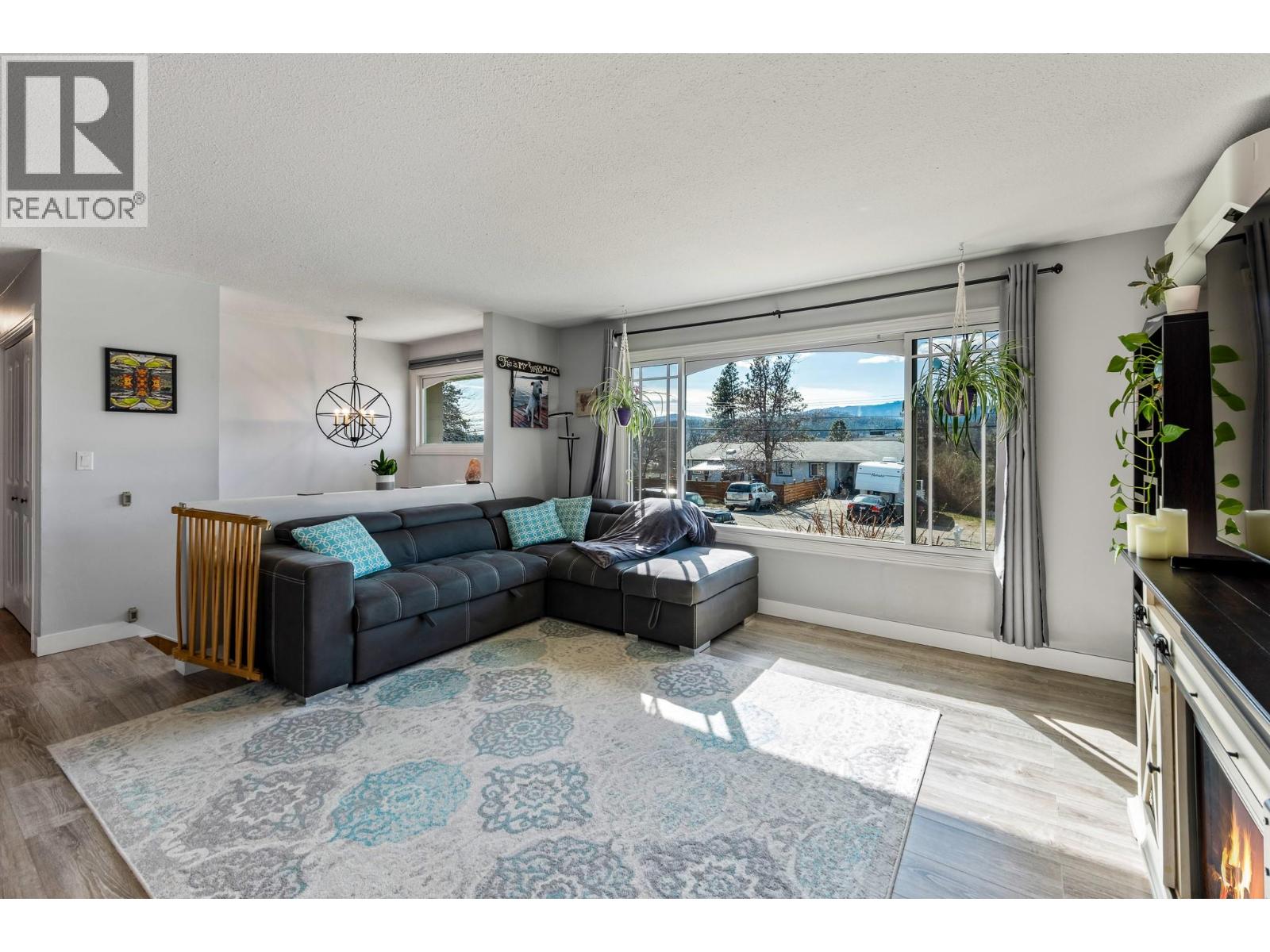  10651 Sherman Drive, Lake Country