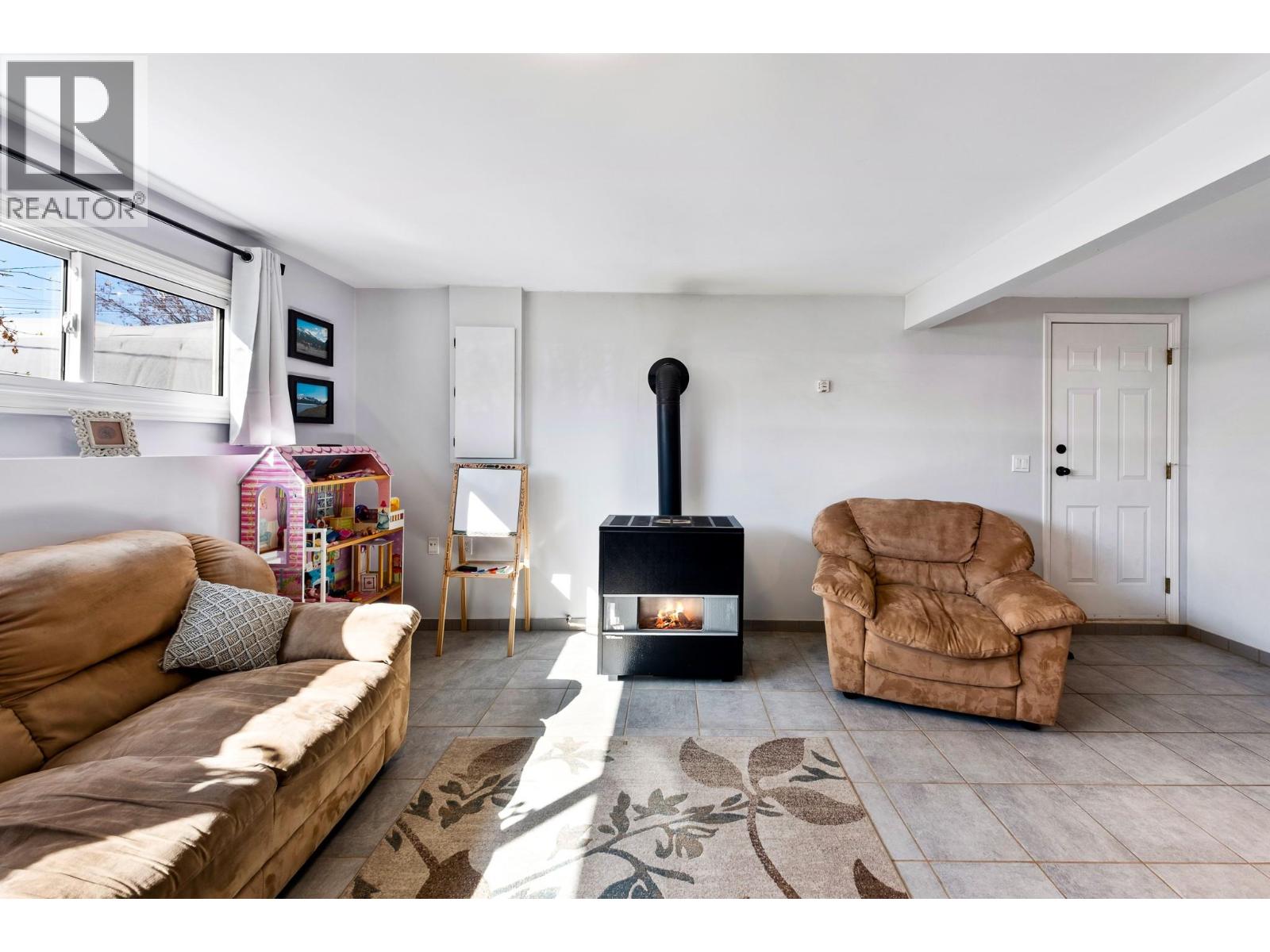  10651 Sherman Drive, Lake Country