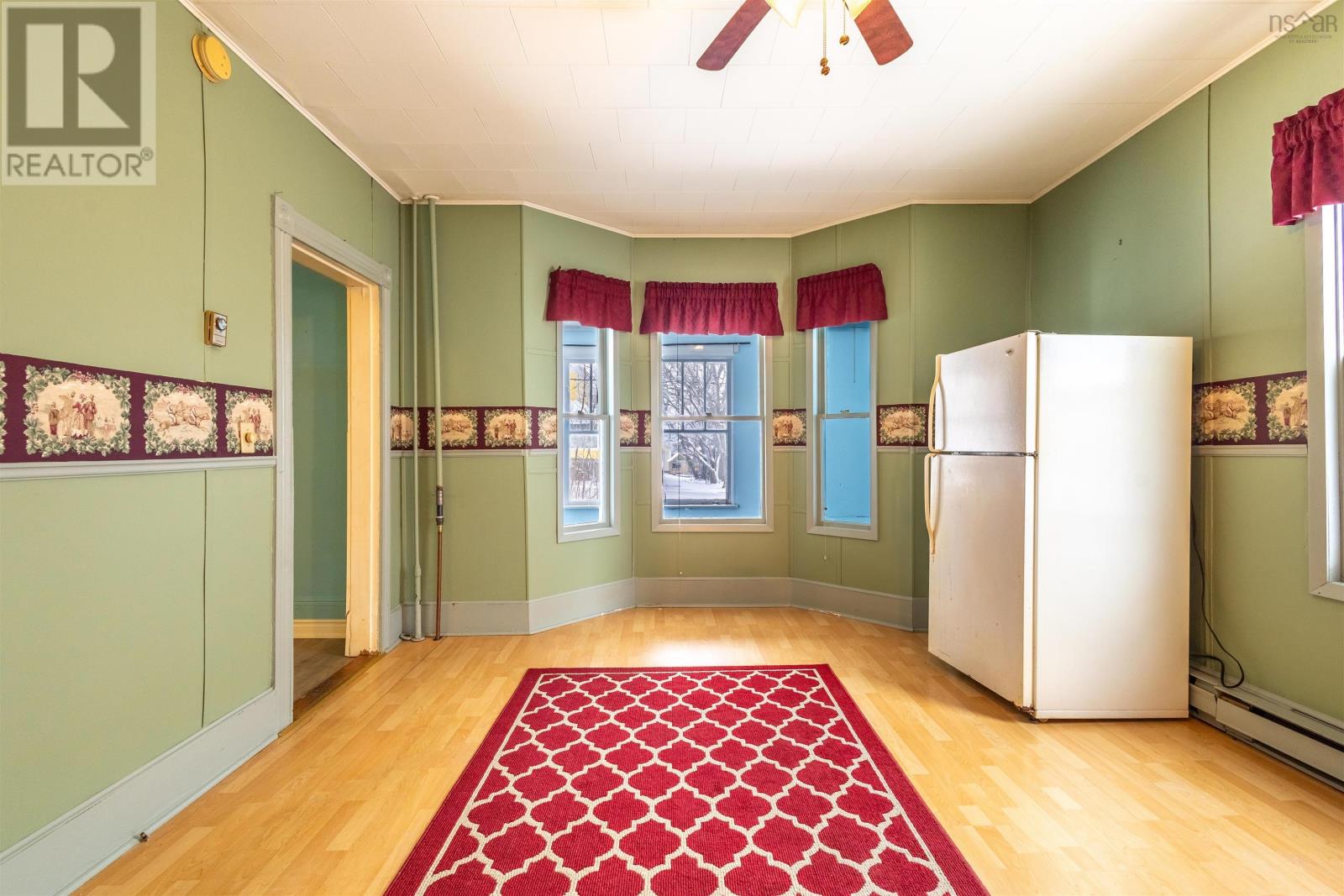 Property 27 of 41 of 19 Beech Street