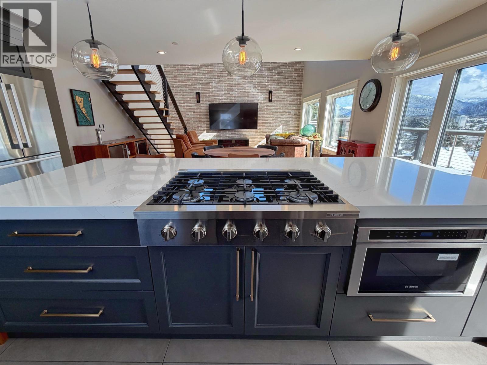 515 W 5TH AVENUE - 9