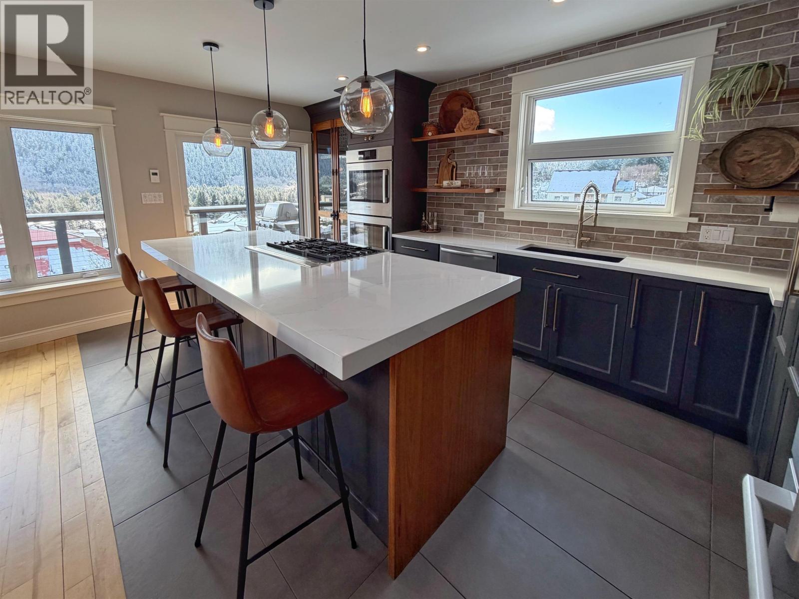 515 W 5TH AVENUE - 10