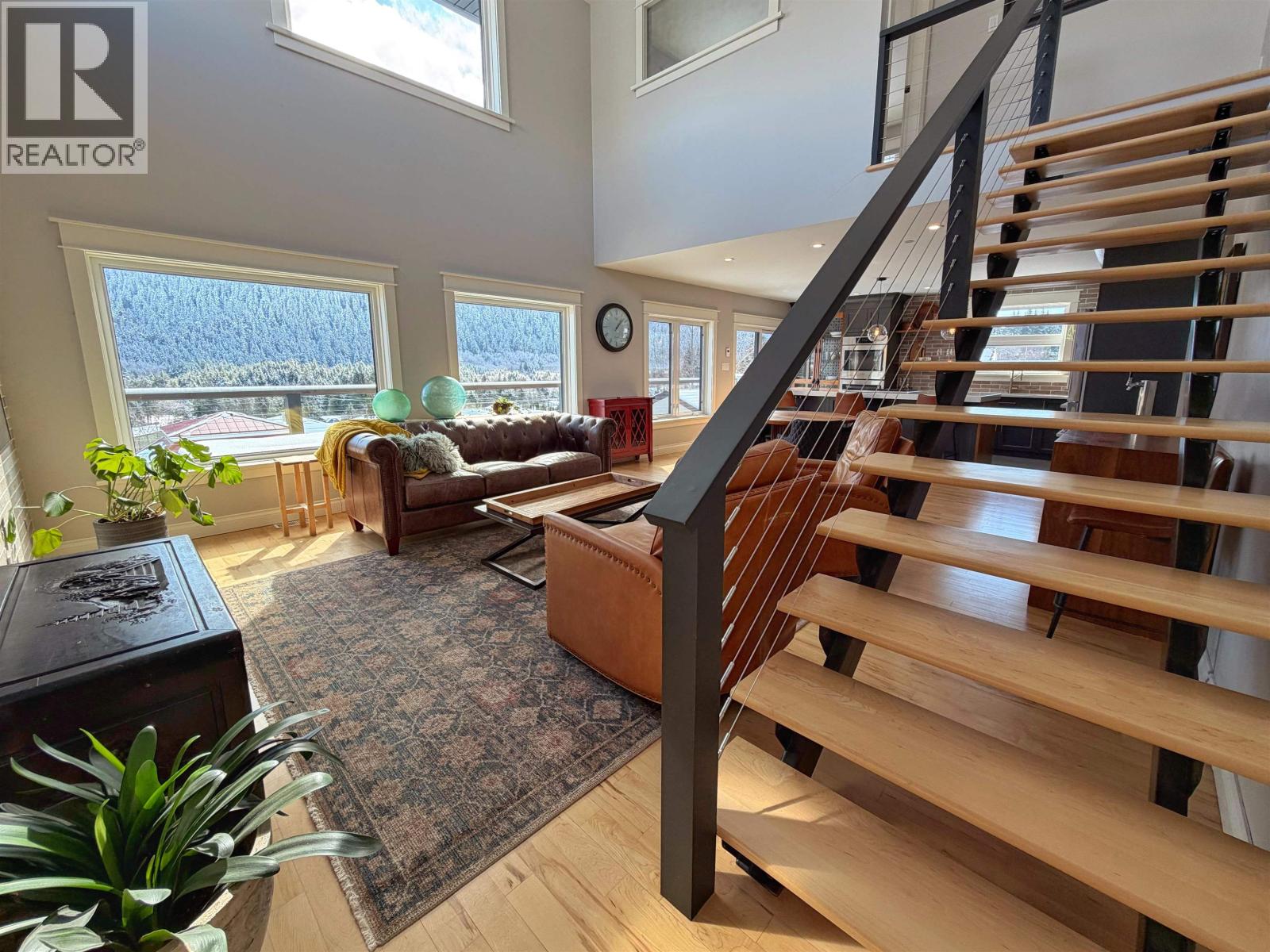 515 W 5TH AVENUE - 11