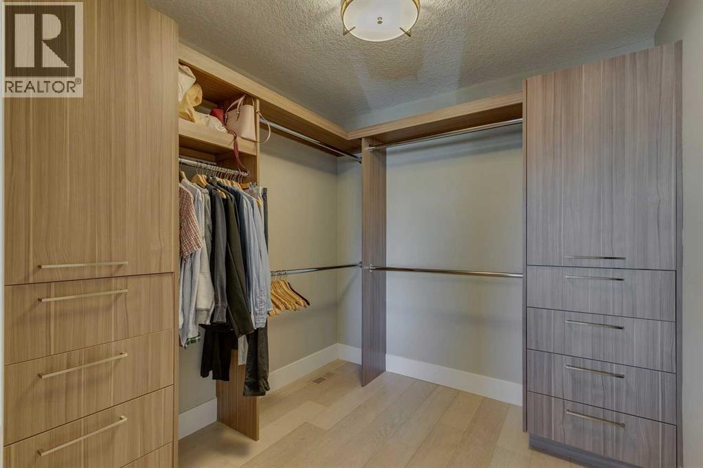 Single Family House for Sale in   Avenue SW South Calgary Calgary 