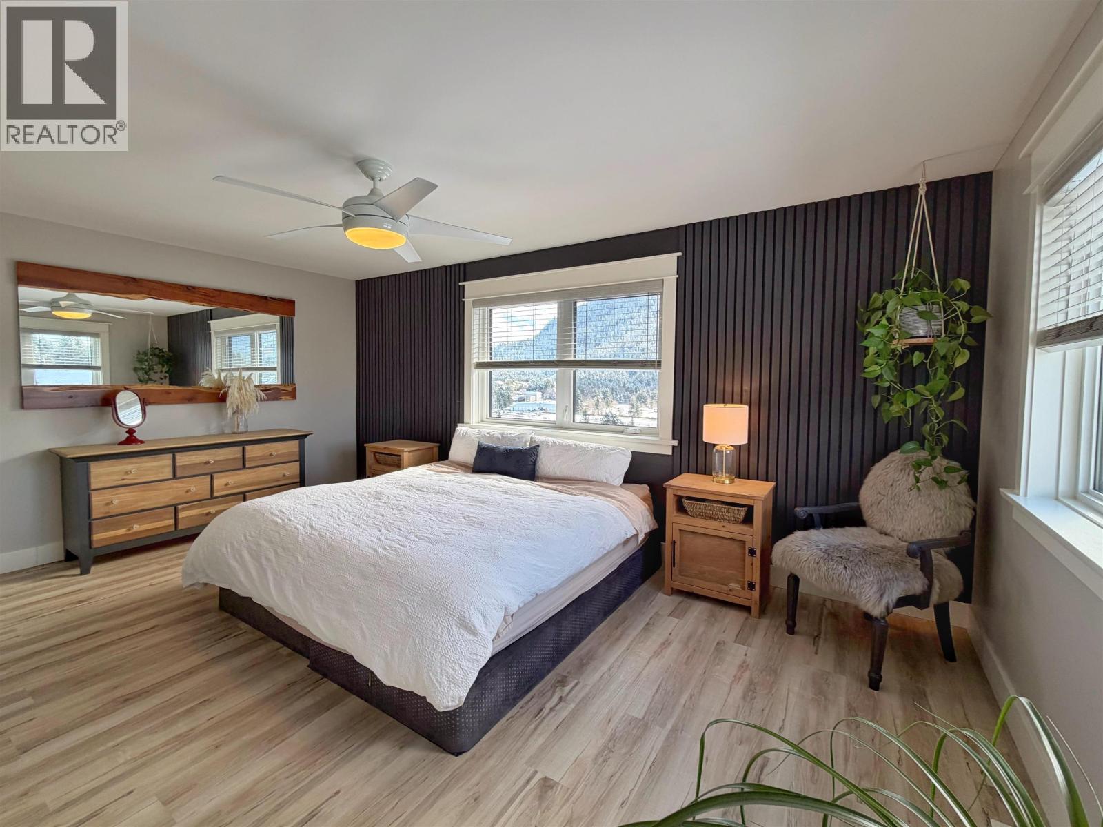 515 W 5TH AVENUE - 21