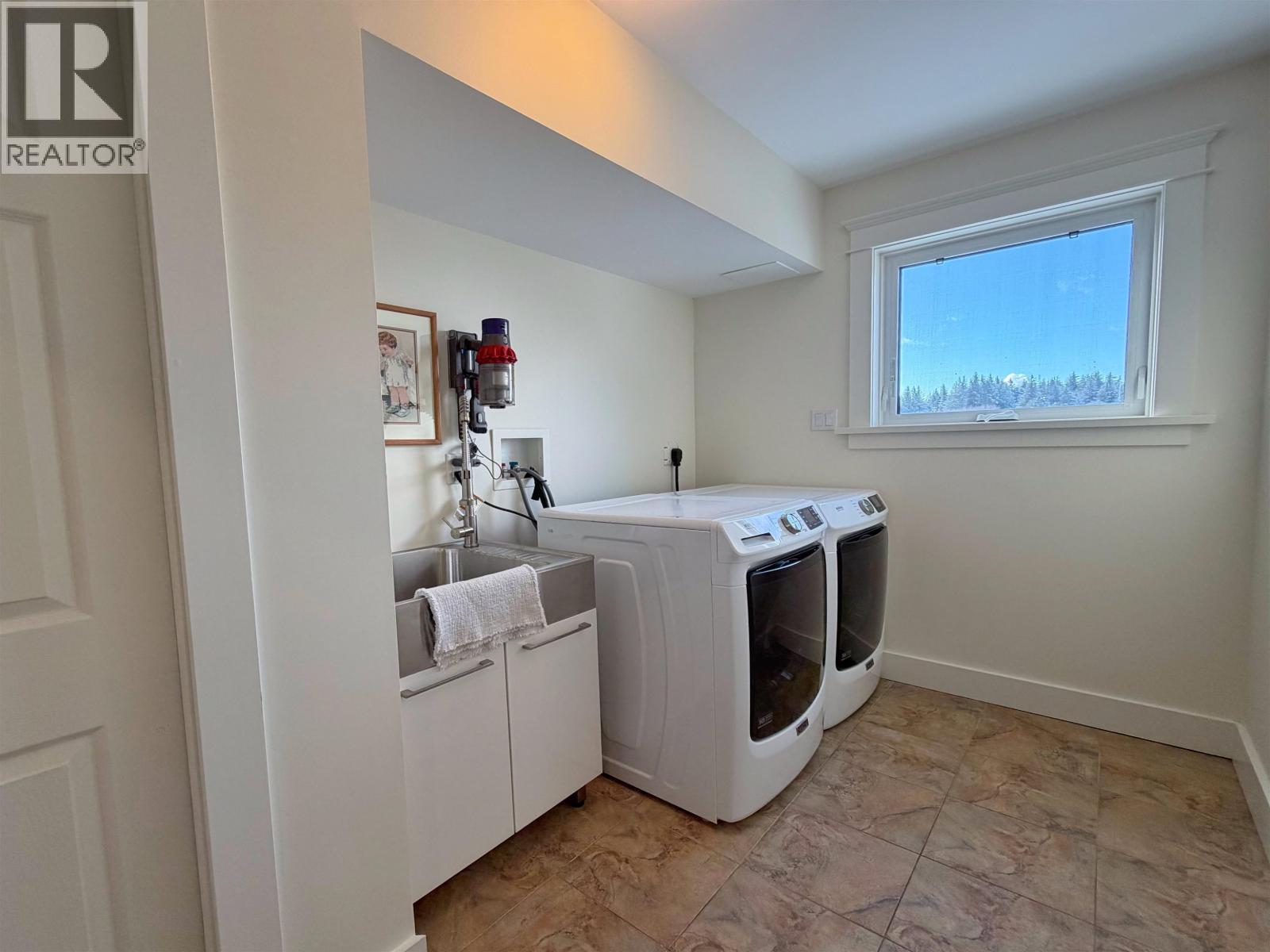 515 W 5TH AVENUE - 27