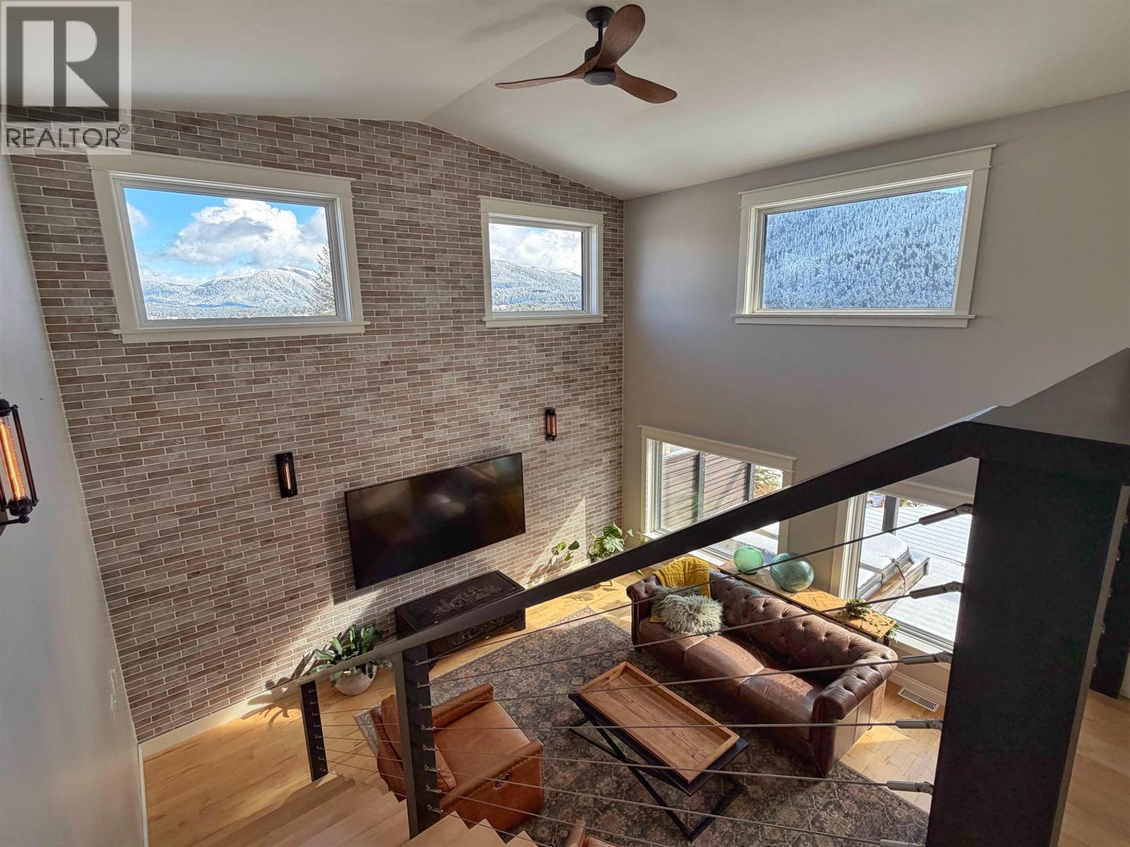 515 W 5TH AVENUE - 15