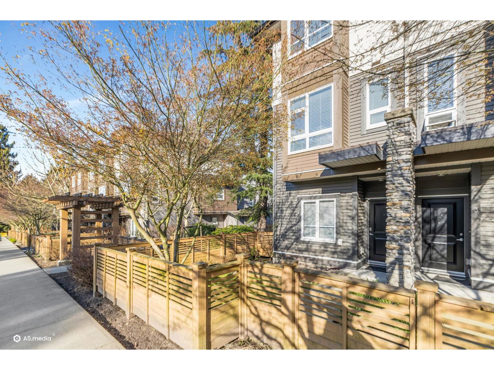 4 5888 144 Street - photo 2