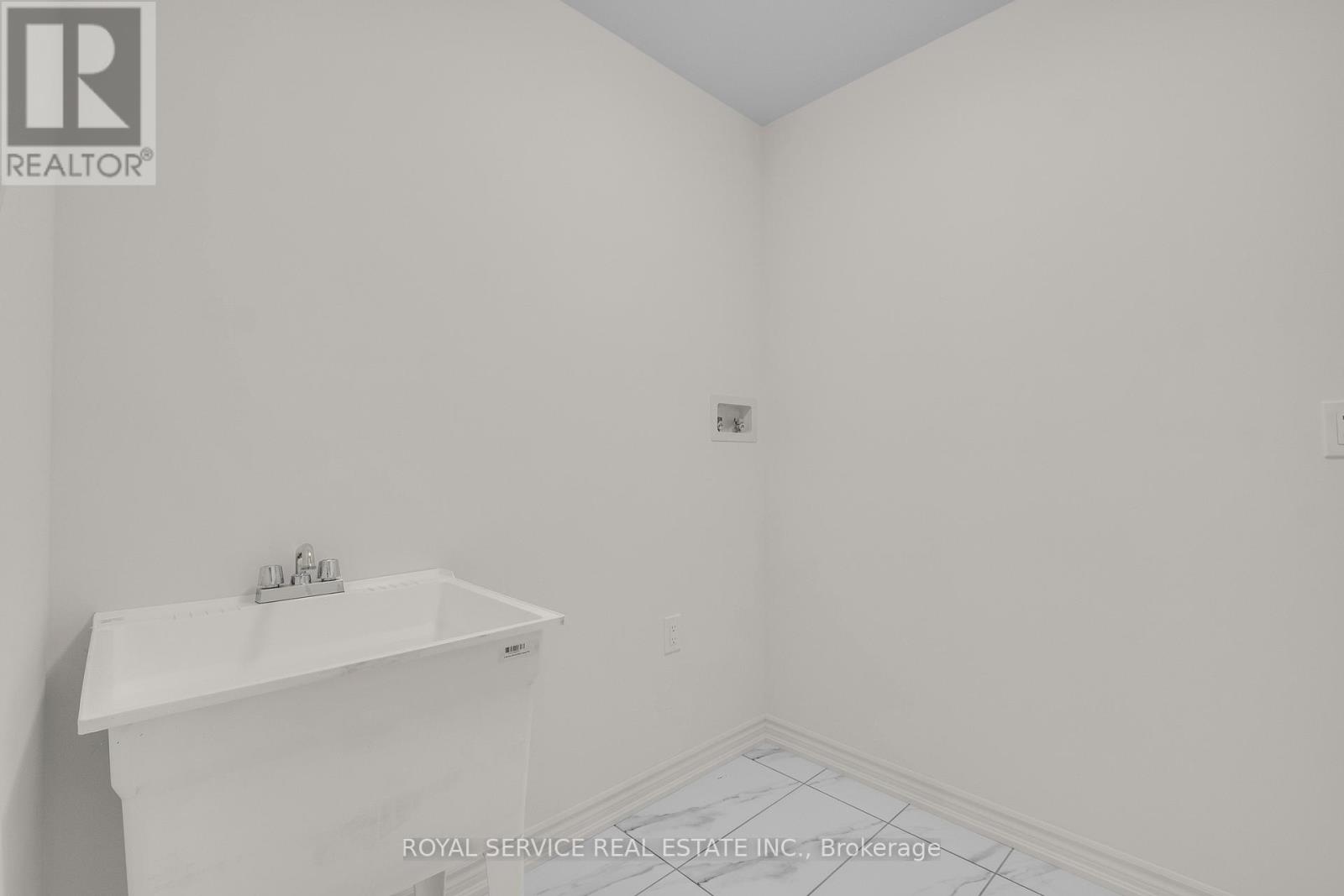 472 TREVOR STREET - 19