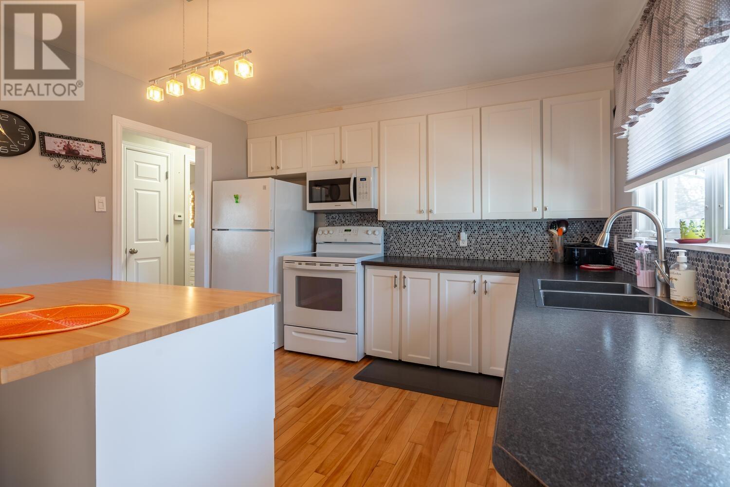 Property 43 of 49 of 1 Juniper Crescent