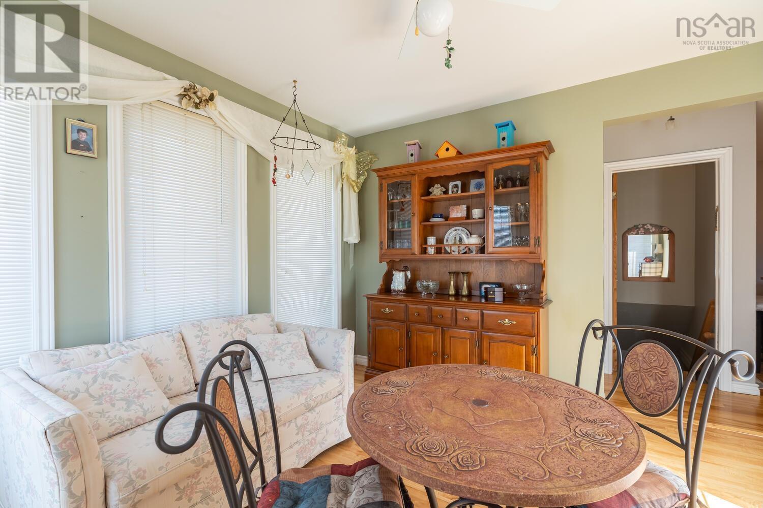 Property 34 of 49 of 1 Juniper Crescent