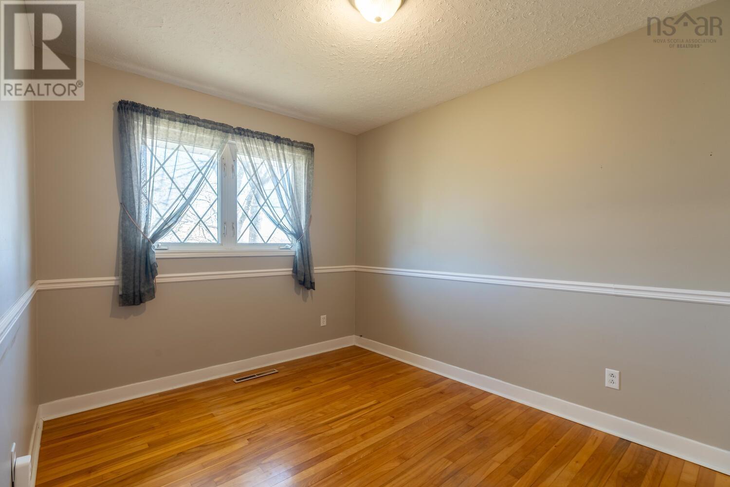 Property 36 of 49 of 1 Juniper Crescent