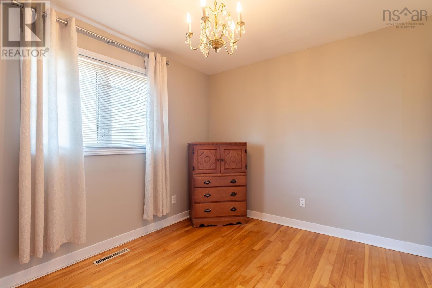 Property 37 of 49 of 1 Juniper Crescent