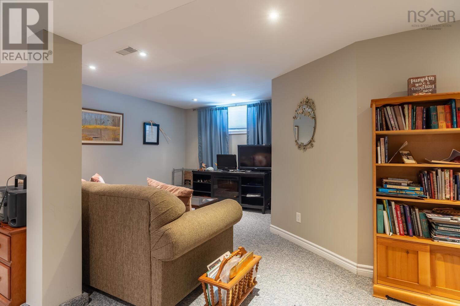 Property 7 of 49 of 1 Juniper Crescent