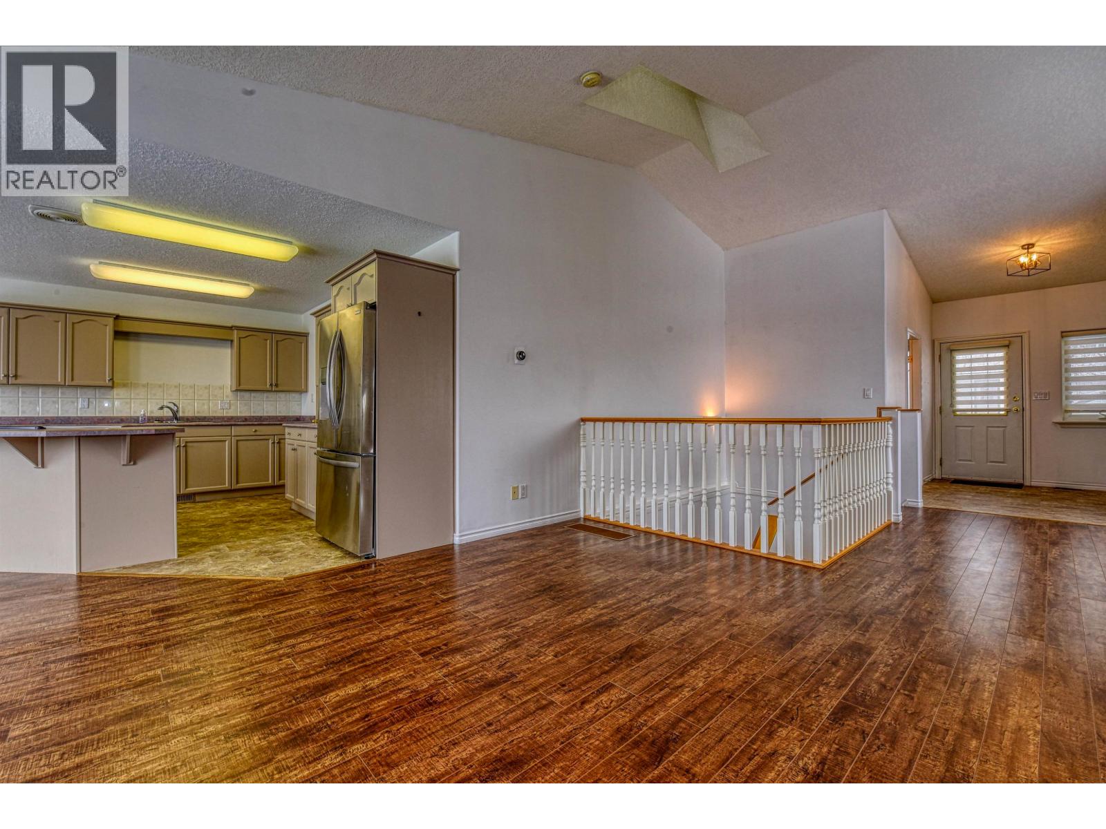 #9 11 EAGLE CRESCENT - 8