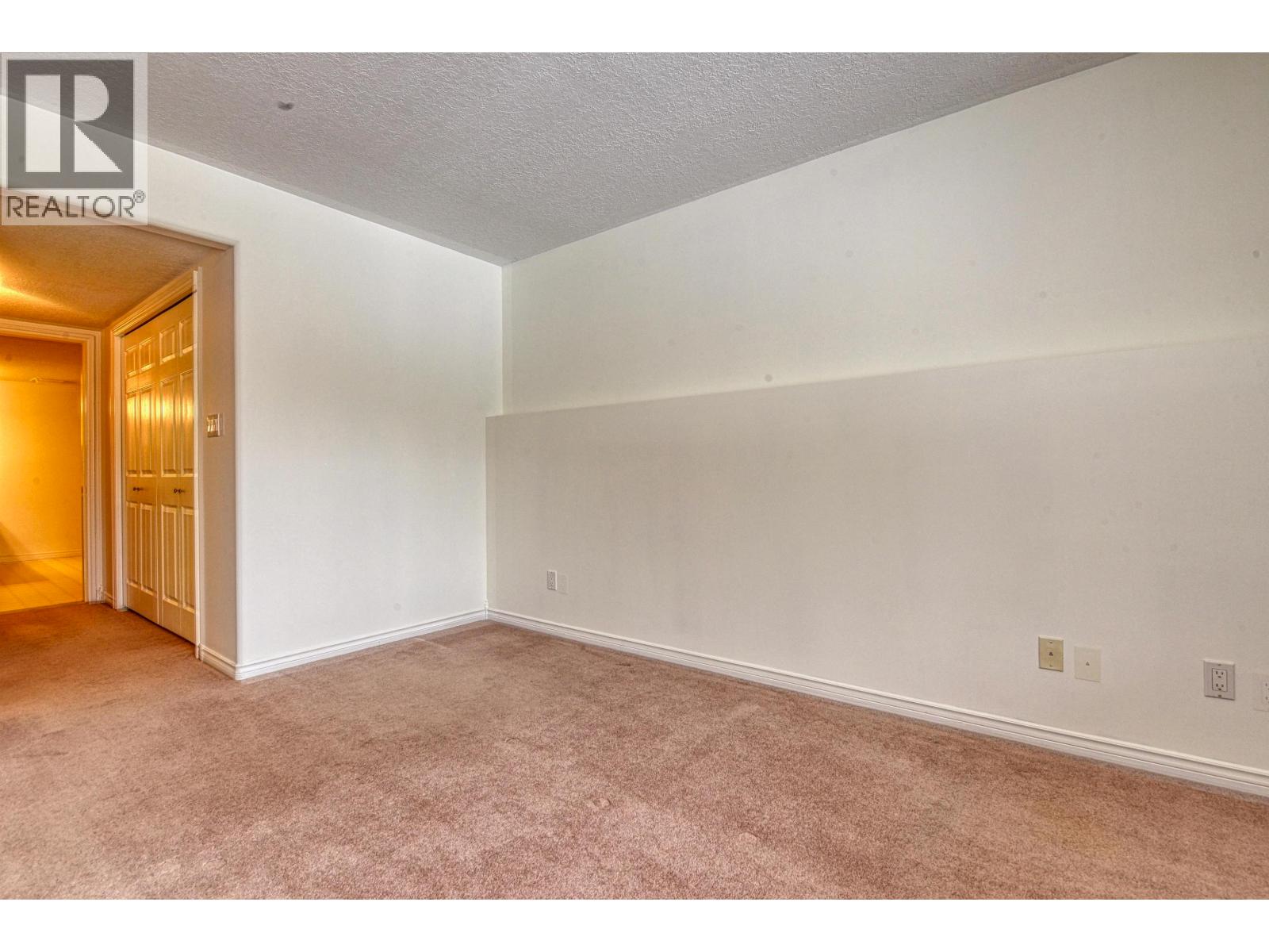 #9 11 EAGLE CRESCENT - 16