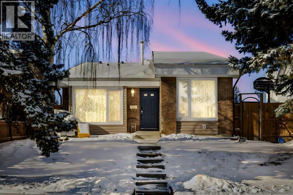 Single Family House 4 Level for Sale in  Beddington Way NE Beddington Heights Calgary 