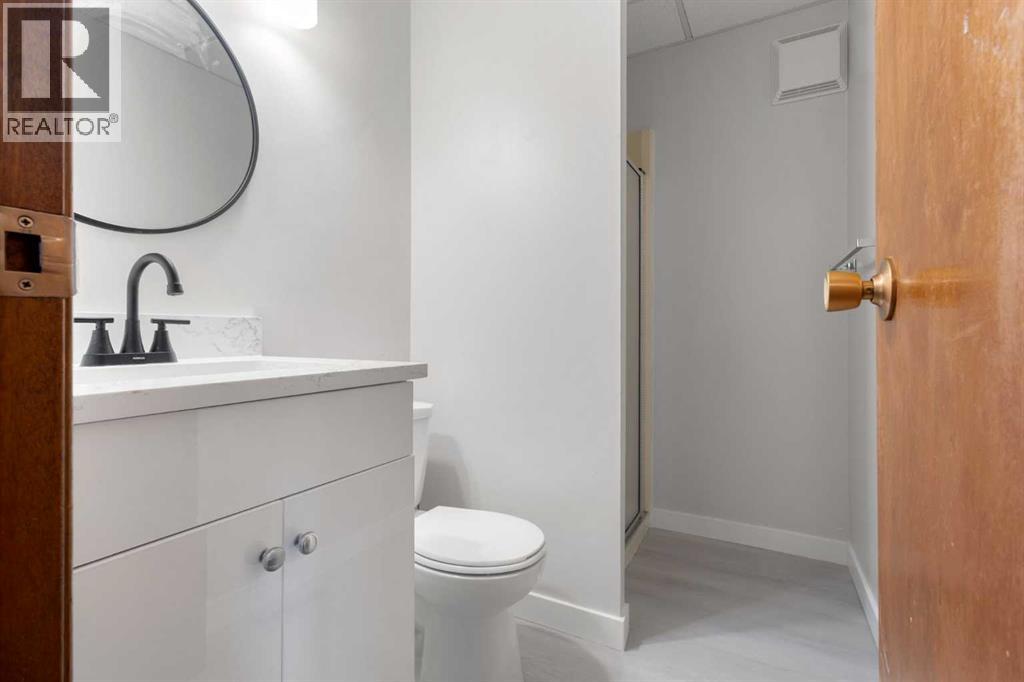 Single Family House 4 Level for Sale in  Beddington Way NE Beddington Heights Calgary 