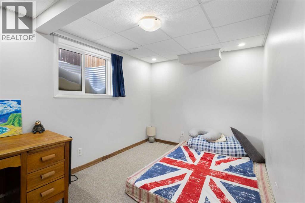 Single Family House 4 Level for Sale in  Beddington Way NE Beddington Heights Calgary 