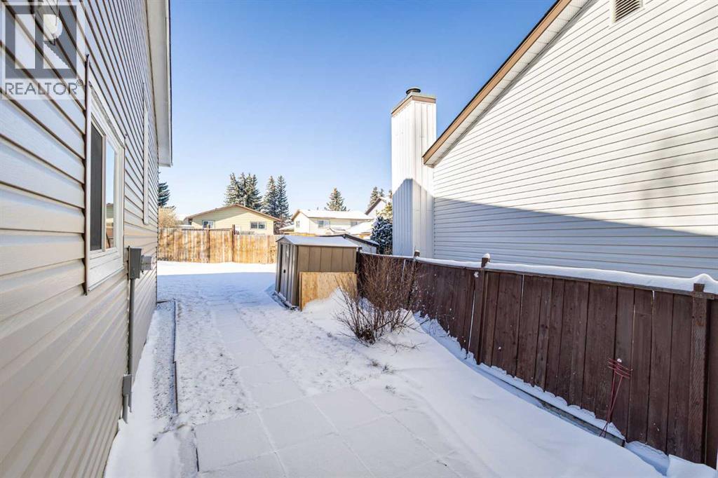 Single Family House 4 Level for Sale in  Beddington Way NE Beddington Heights Calgary 