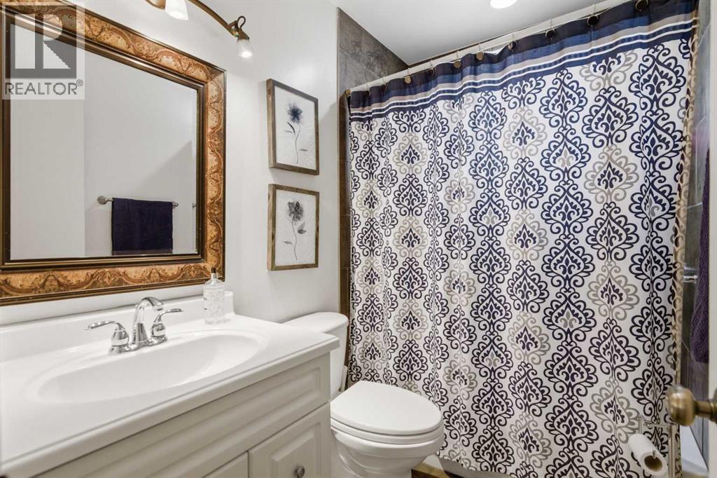 Single Family House Bungalow for Sale in  Athlone Road SE Acadia Calgary 