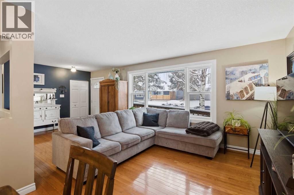 Single Family House Bungalow for Sale in  Athlone Road SE Acadia Calgary 