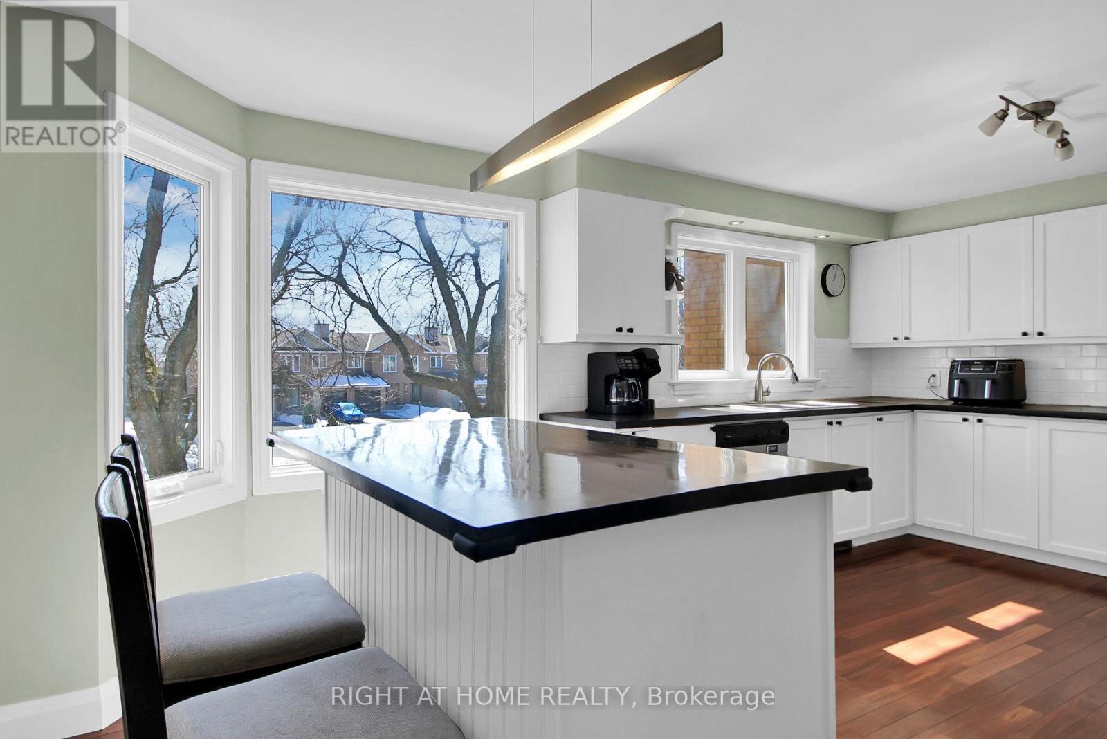 34 KENMARE PLACE - 16