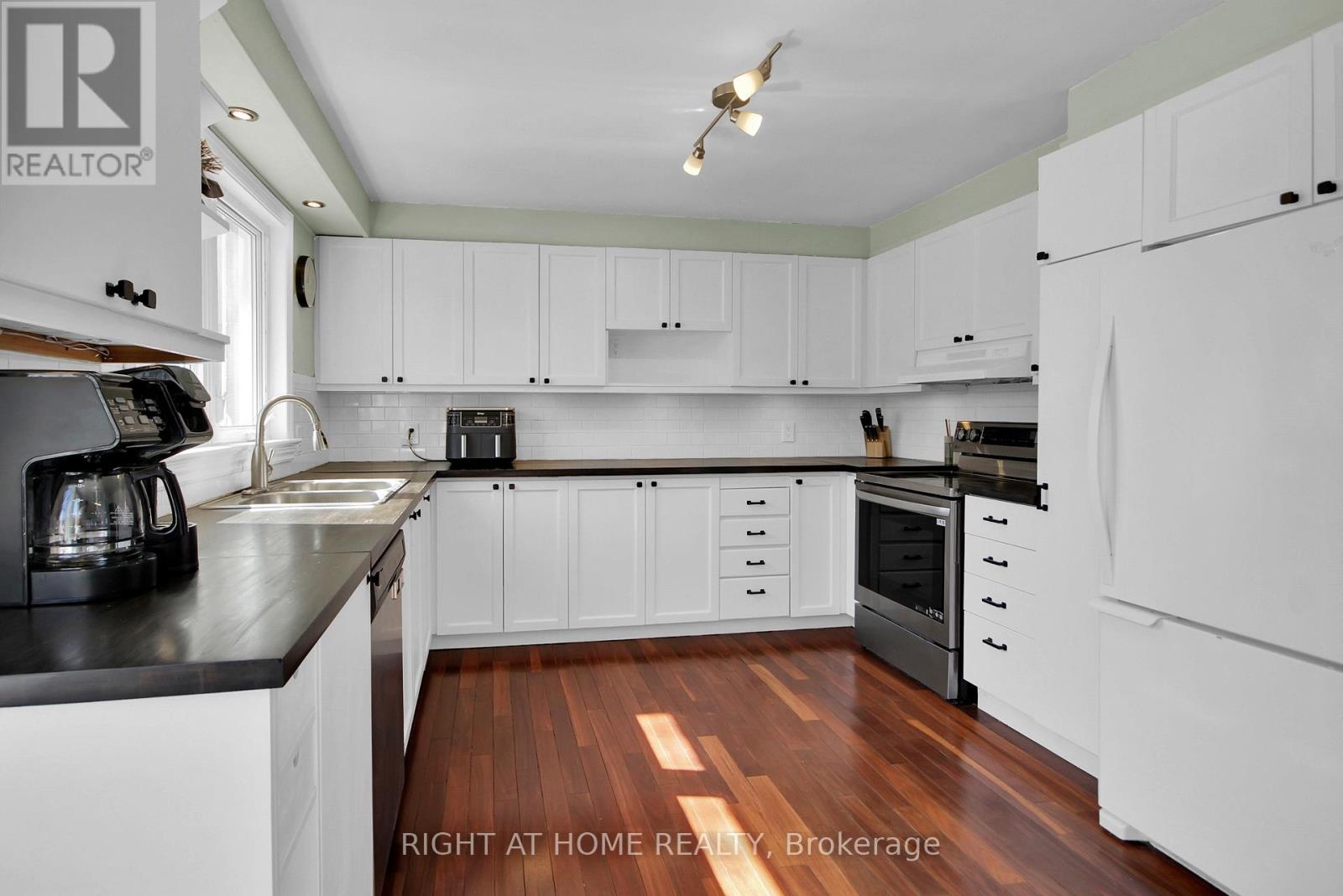 34 KENMARE PLACE - 18