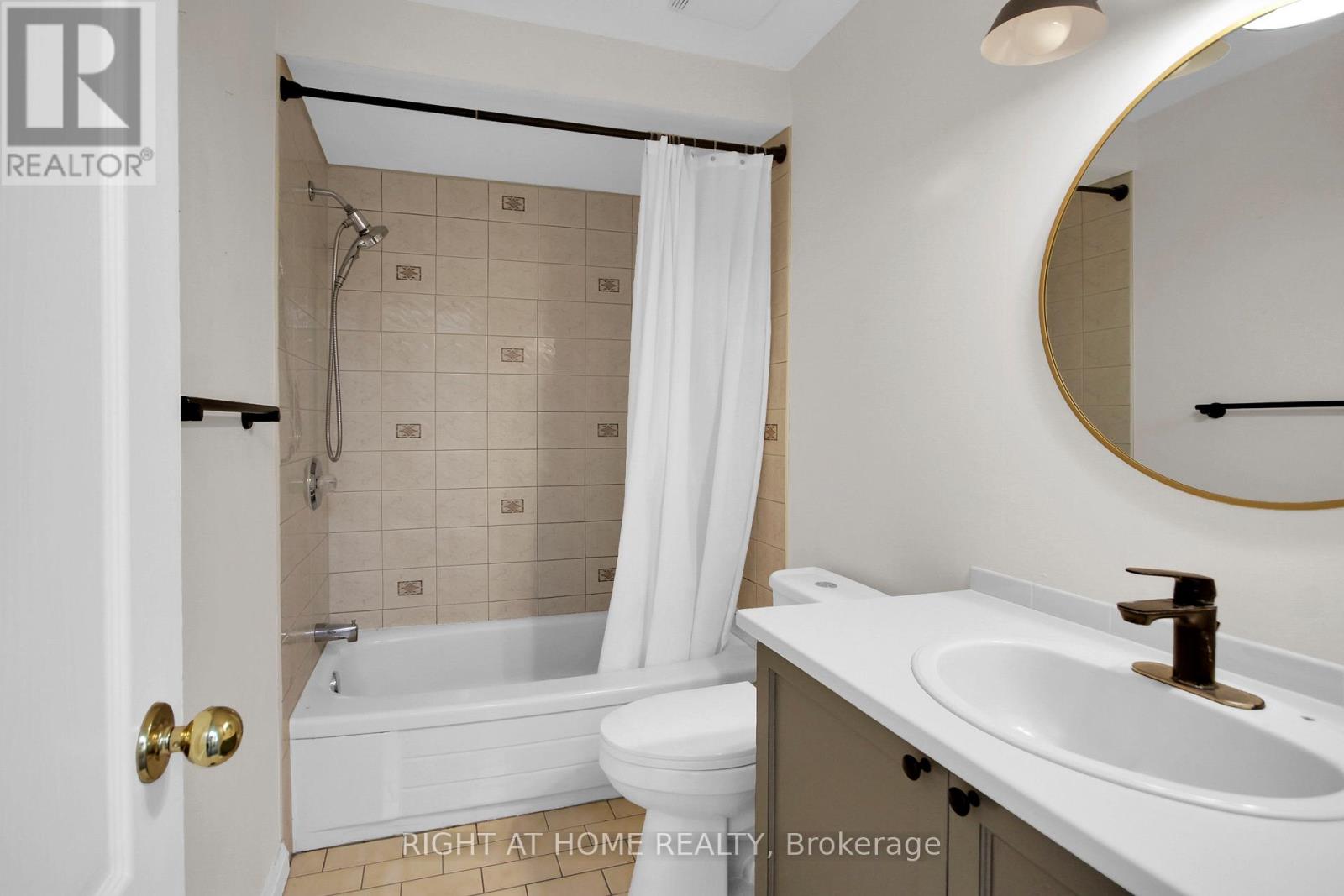 34 KENMARE PLACE - 33
