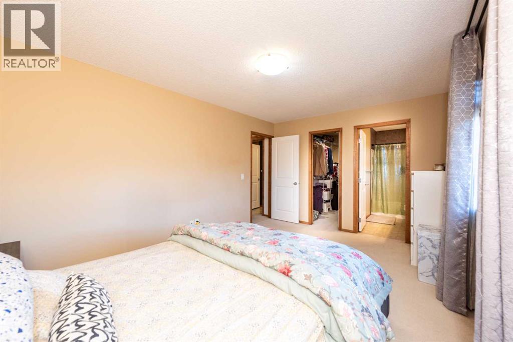 Single Family House for Sale in  Tuscany Springs Hill NW Tuscany Calgary 