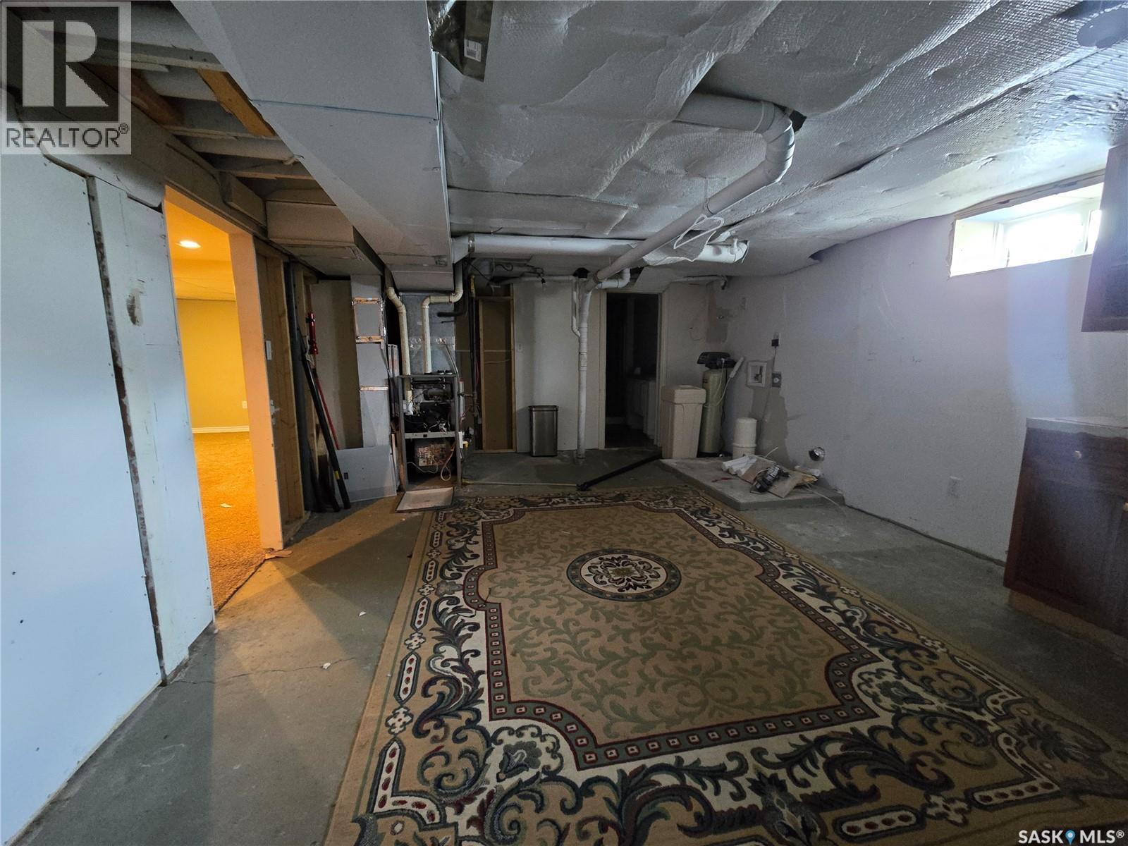 400 4TH AVENUE E - 22