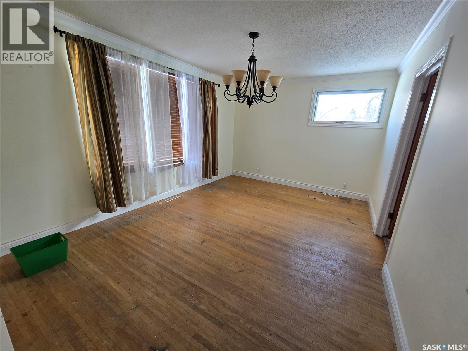 400 4TH AVENUE E - 7