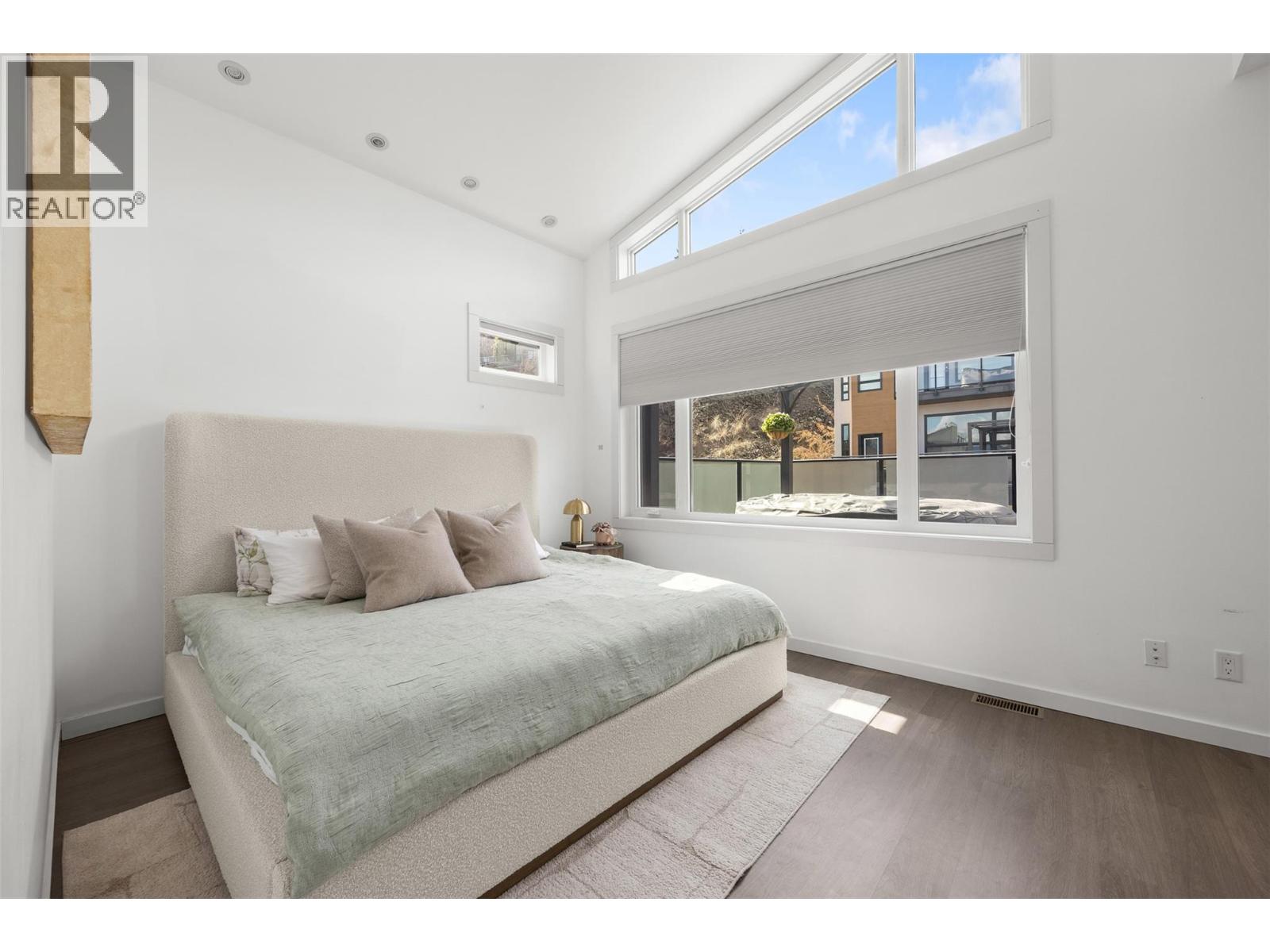 #16 1818 PEAK POINT COURT - 24