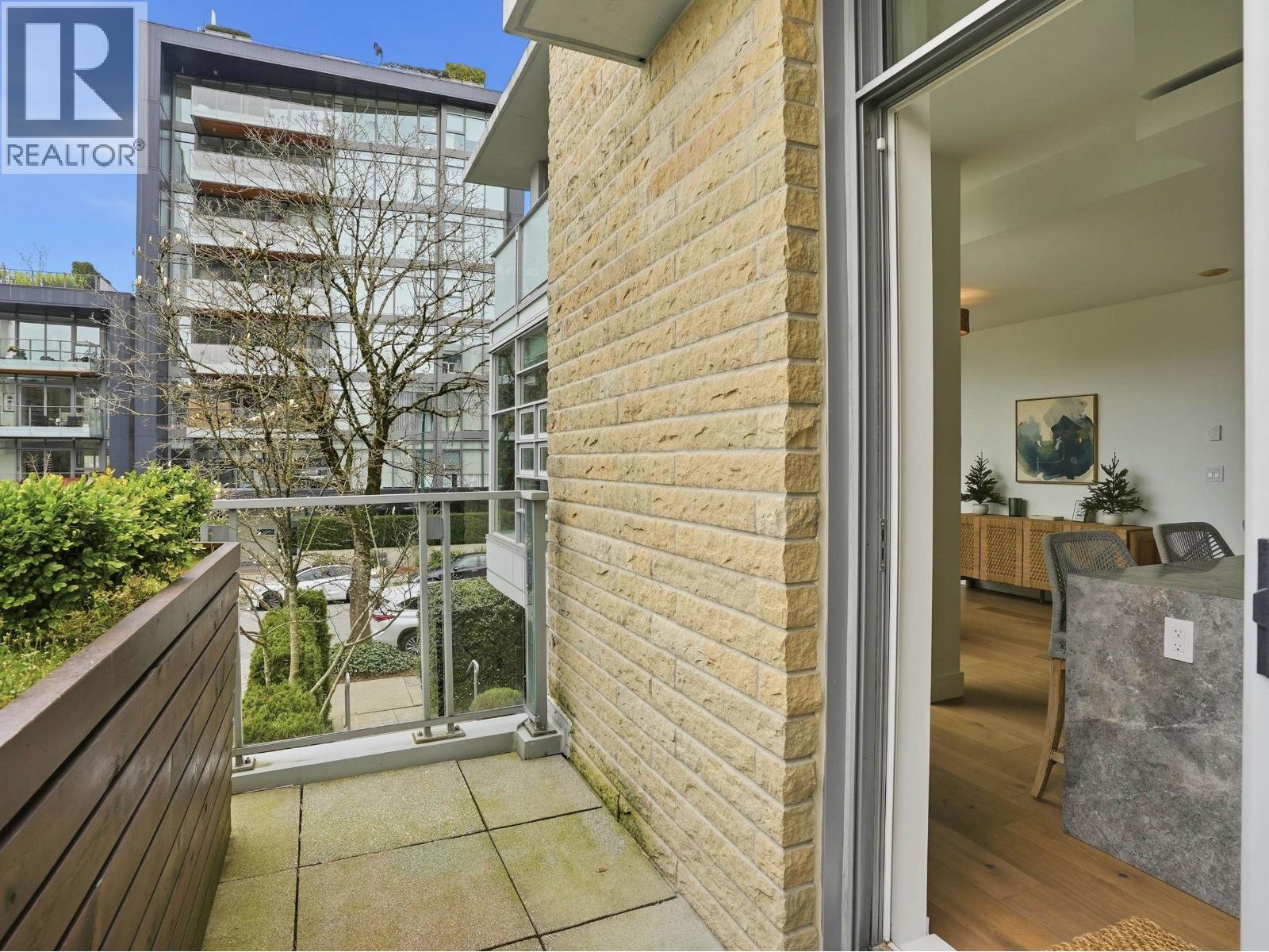 1576 W 8 STREET, Vancouver