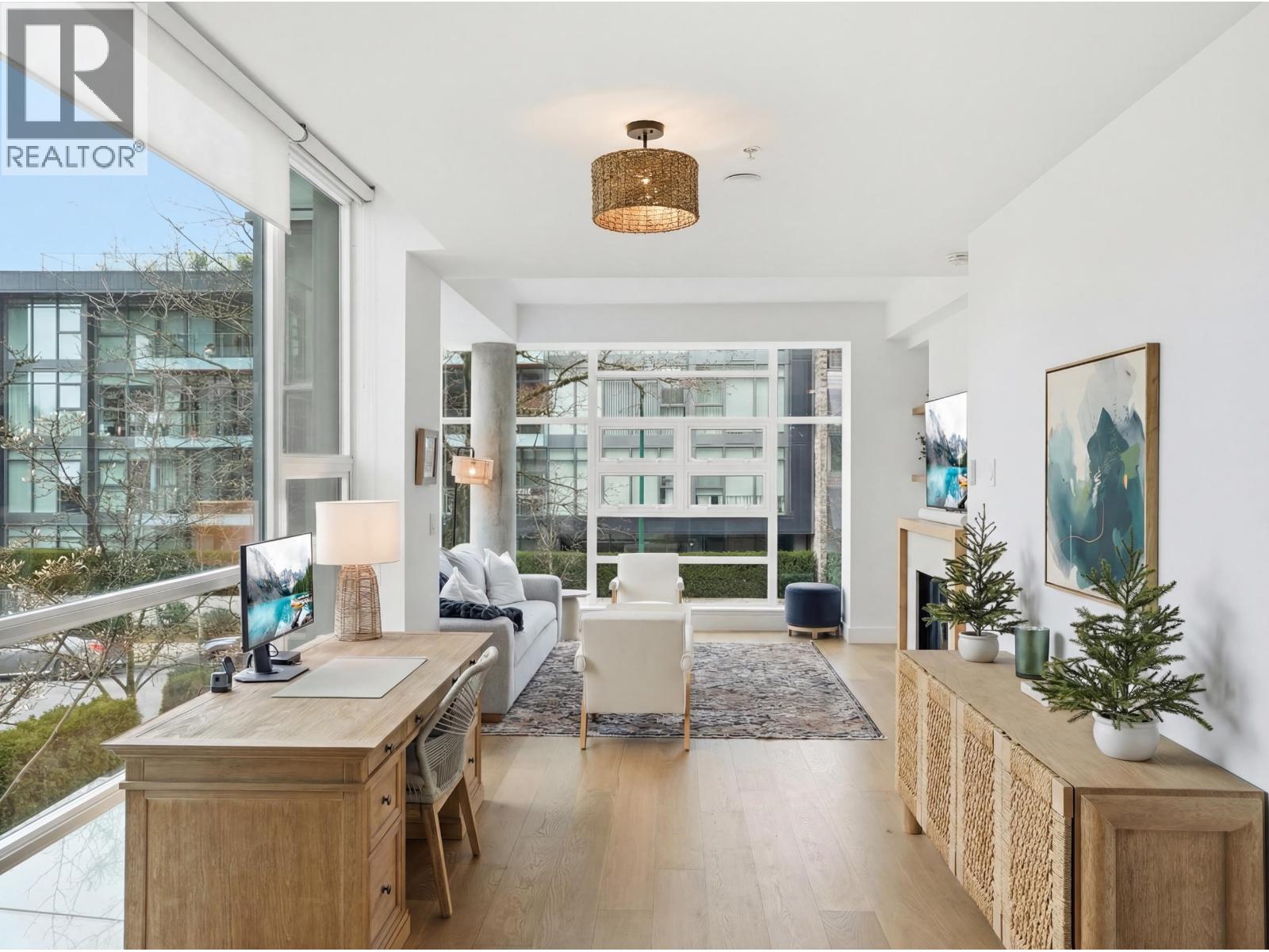 1576 W 8 STREET, Vancouver