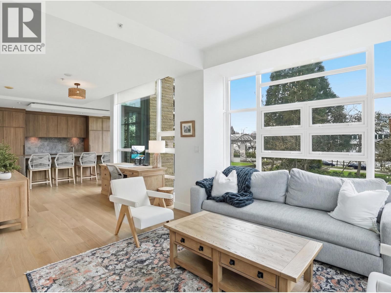 1576 W 8 STREET, Vancouver