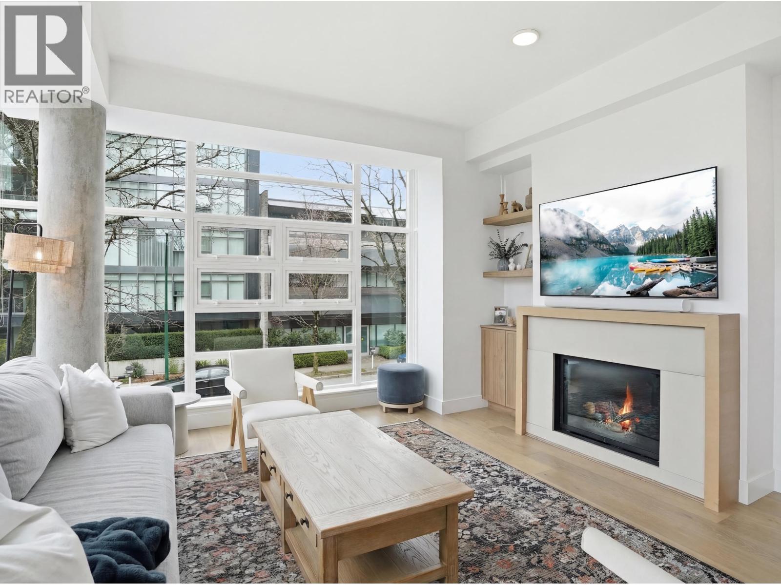 1576 W 8 STREET, Vancouver