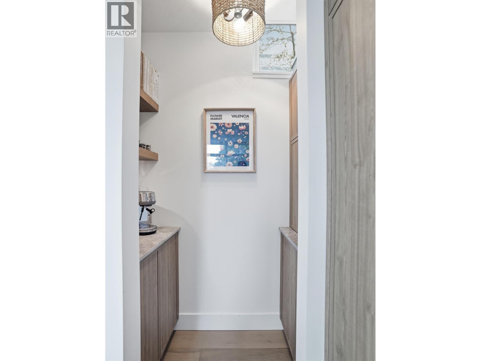 1576 W 8 STREET, Vancouver