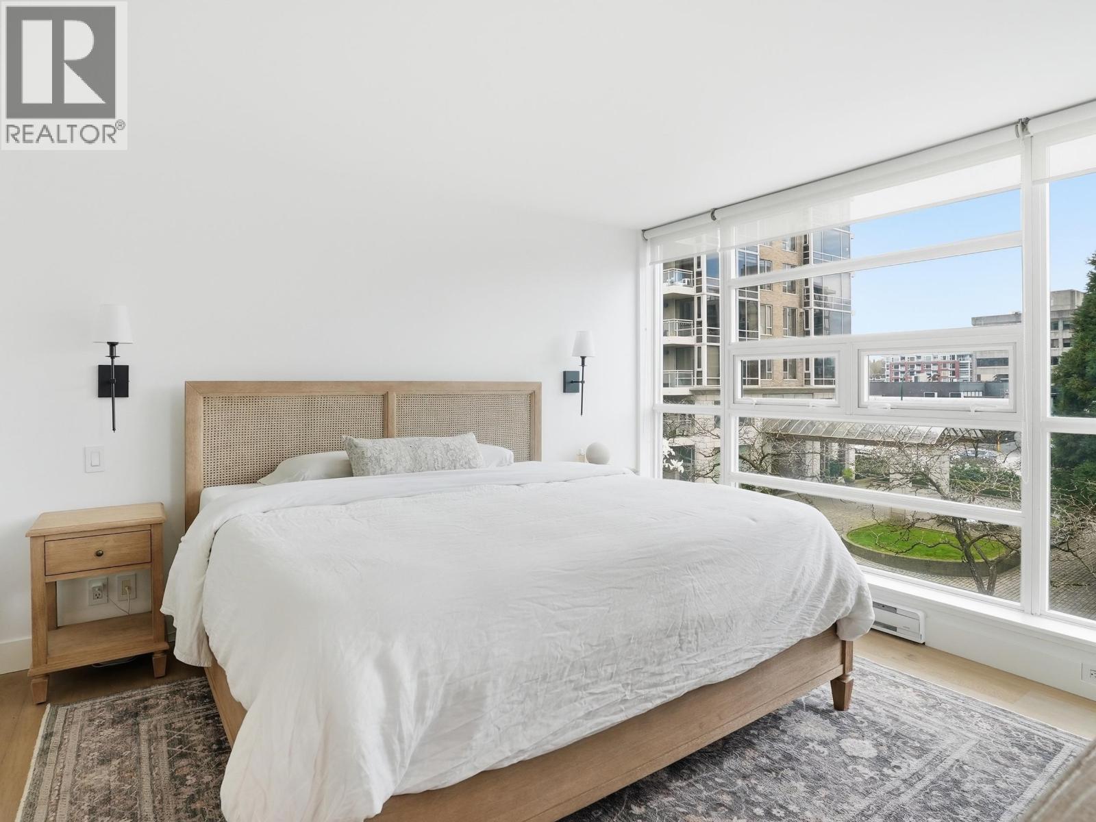 1576 W 8 STREET, Vancouver