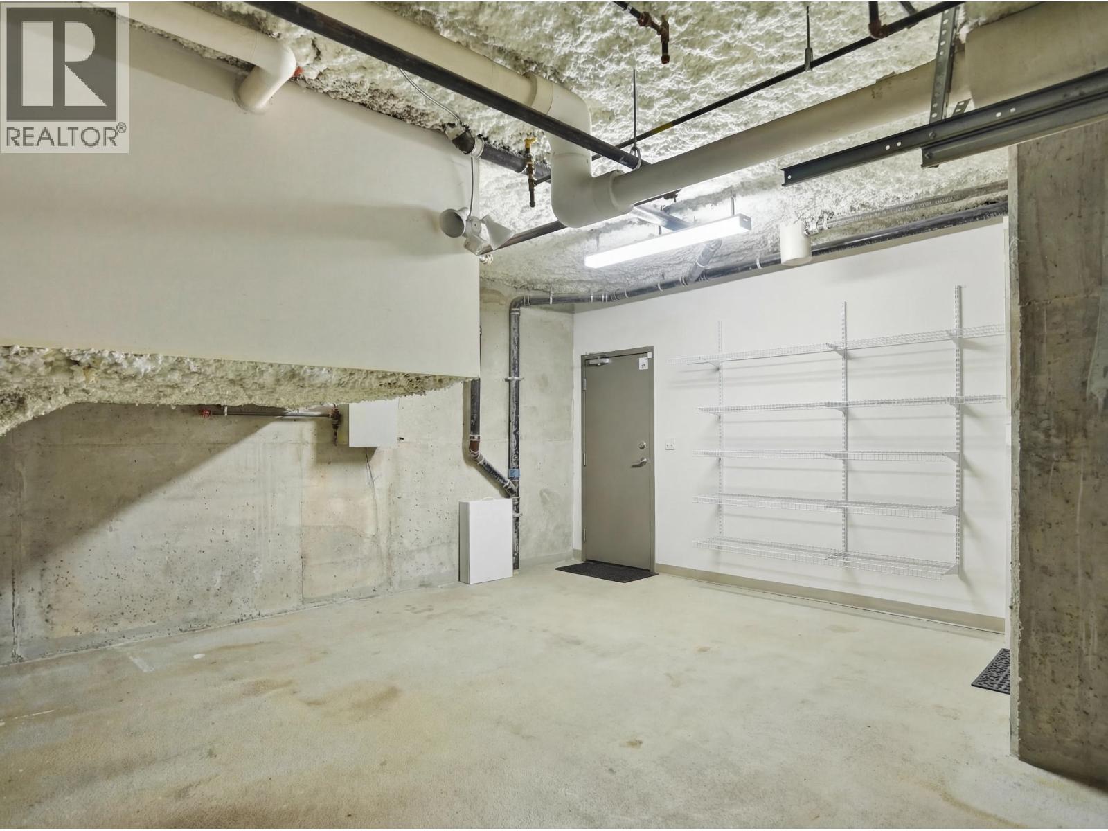 1576 W 8 STREET, Vancouver